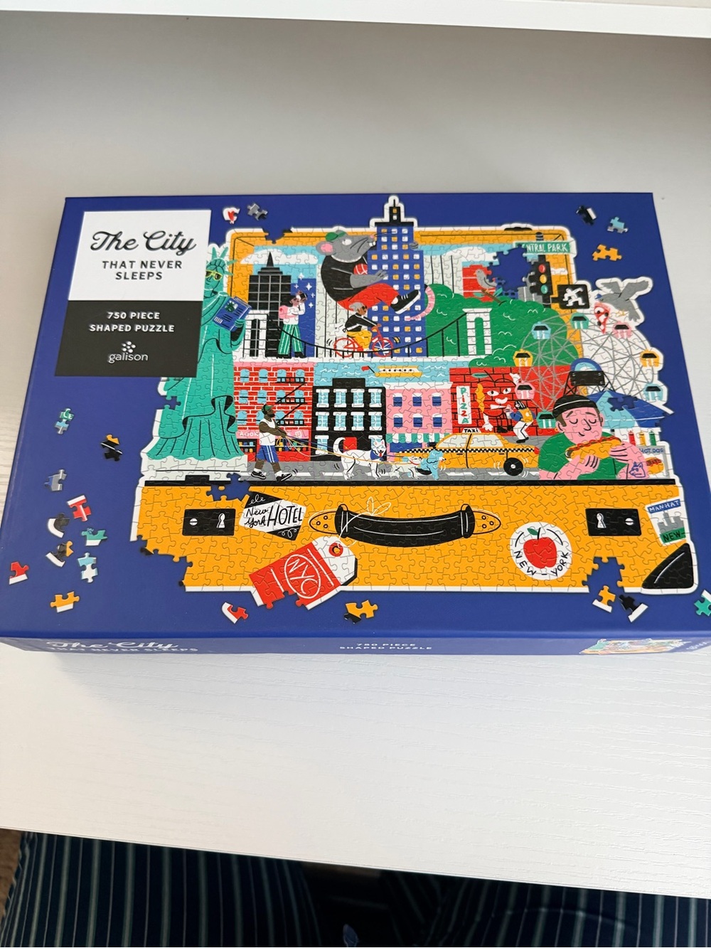 Galison The City That Never Sleeps Shaped Puzzle 750 Pieces